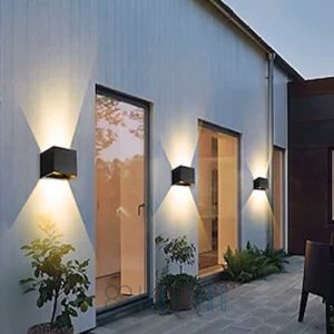Mẫu đèn ốp tường ngoài trời hắt tường trang trí